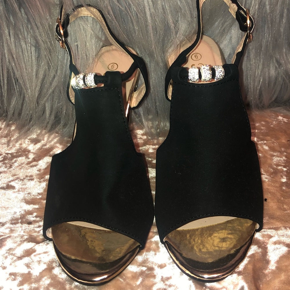 Black and gold wedge heels size 6